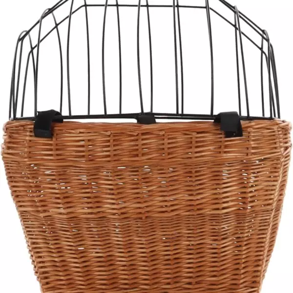 Flamingo Dora   Fietsmand FIETSMAND STUUR HAAK DORA BRUIN 45x38x47CM Deze hondenfietsmand is perfect voor langere fietstochten met jouw kleine viervoeter. De mand is eenvoudig te monteren op het stuur en wordt geleverd inclusief draagkap om te voorkomen dat je hond er onderweg uit springt. De kap kan worden bevestigd met riempjes.