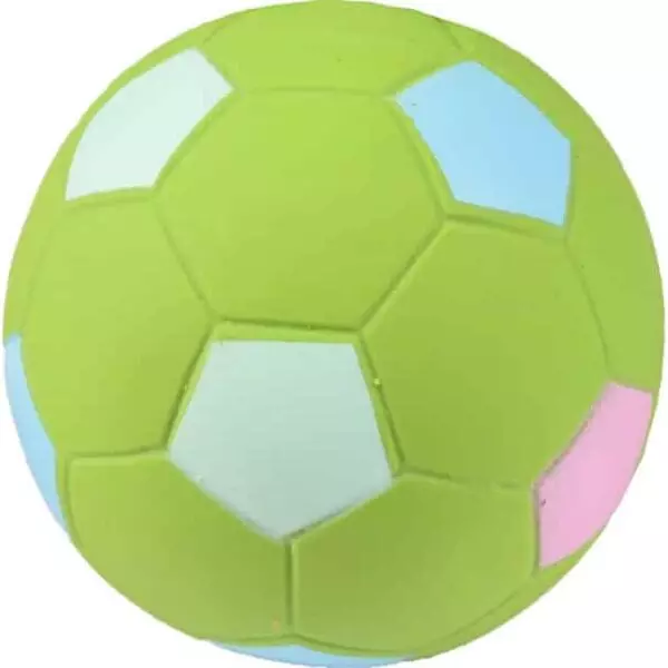 Flamingo Wendela   Speelgoed LATEX VOETBAL 6CM Deze latex hondenvoetbal is perfect om jouw hond lekker bezig te houden. Ga samen op pad voor een potje voetbal met de hond! Deze voetbal is gemaakt van latex en is verkrijgbaar in meerdere maten en kleuren. Let op: je ontvangt één exemplaar in een willekeurige kleur.