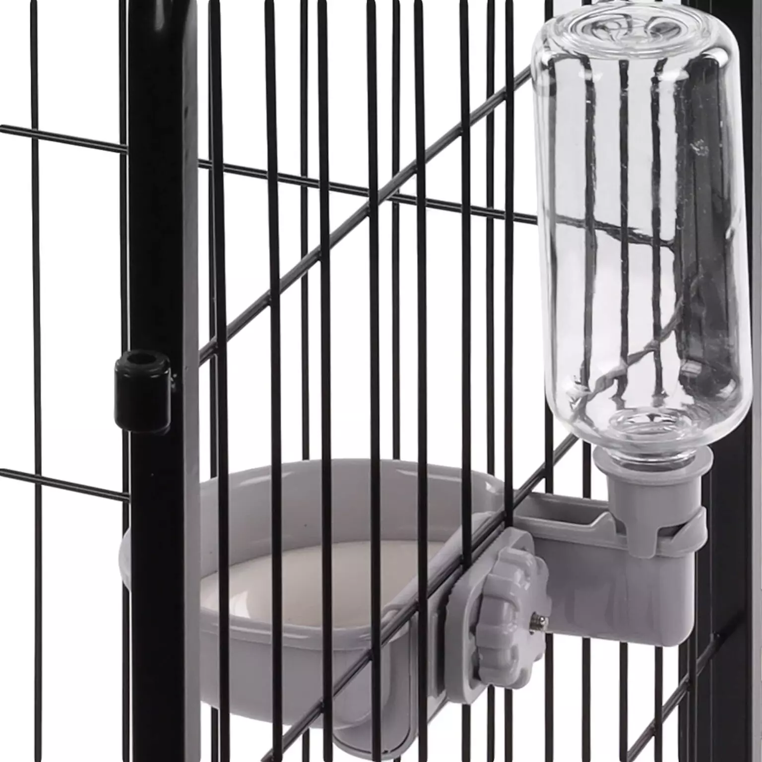 waardoor jouw hond deze niet meer kan omstoten. Doordat de waterbak voor de bench is voorzien van een drijvende disc